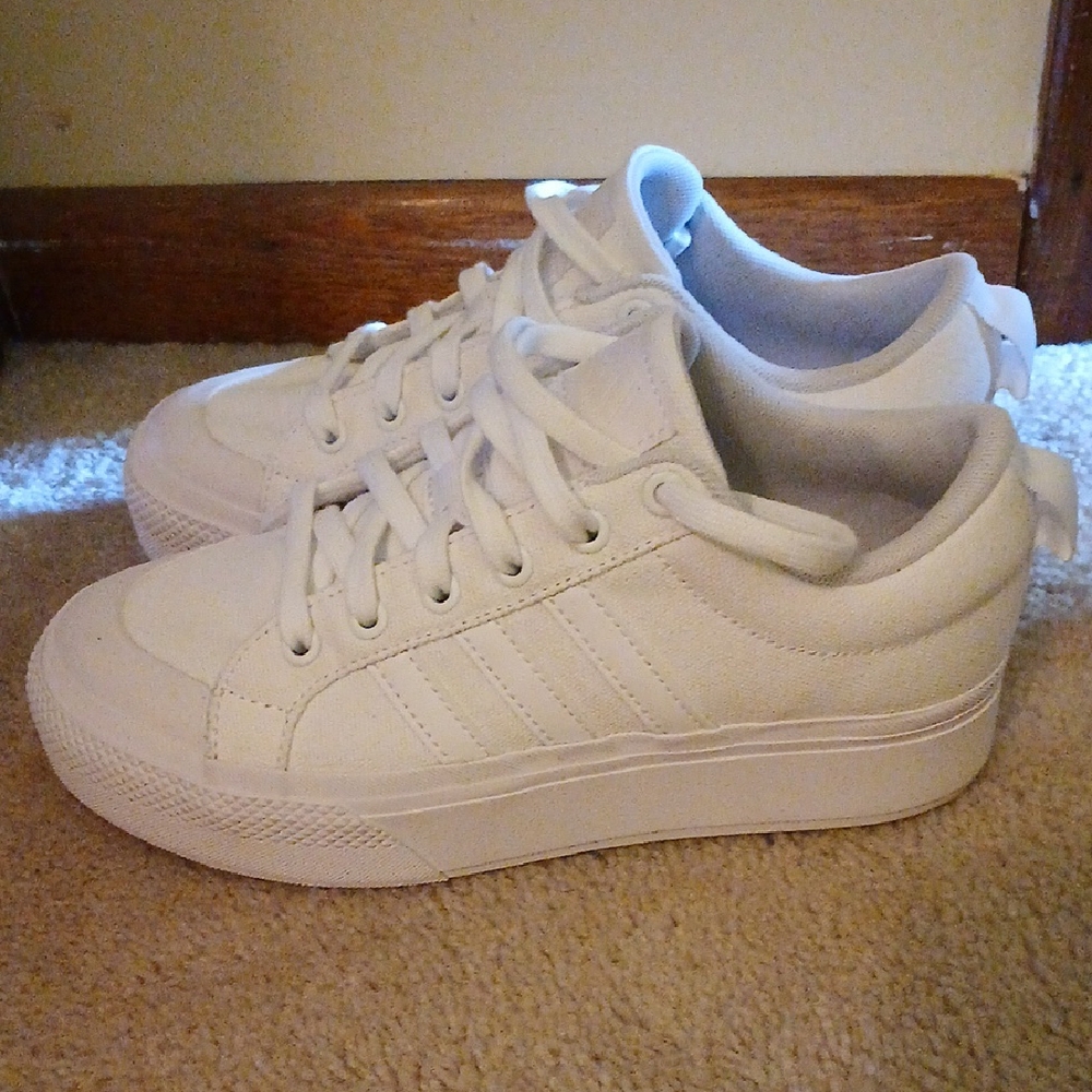 Adidas Bravada Women's White Platform Sneakers, NEW Size 6.5